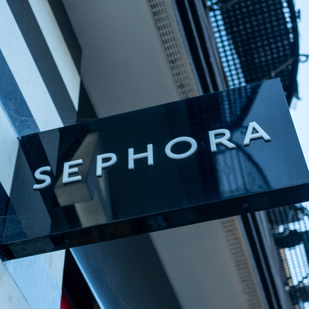 6 Things Sleep Experts Would Never, Ever Do Before Bed